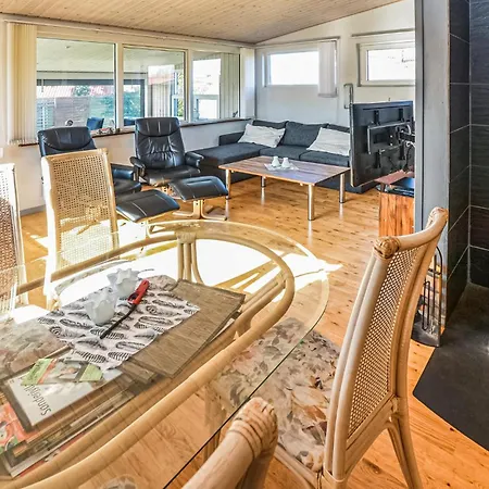 Holiday home 2 Bedroom Cozy In *